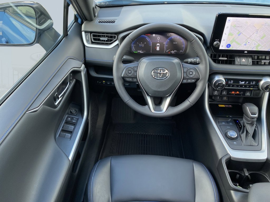 2024 Toyota RAV4 XSE - Photo 14