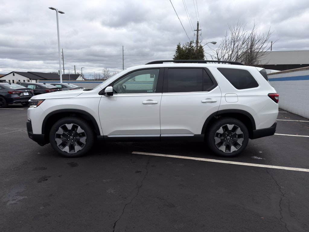 New 2026 Platinum White Pearl Honda Touring image 2