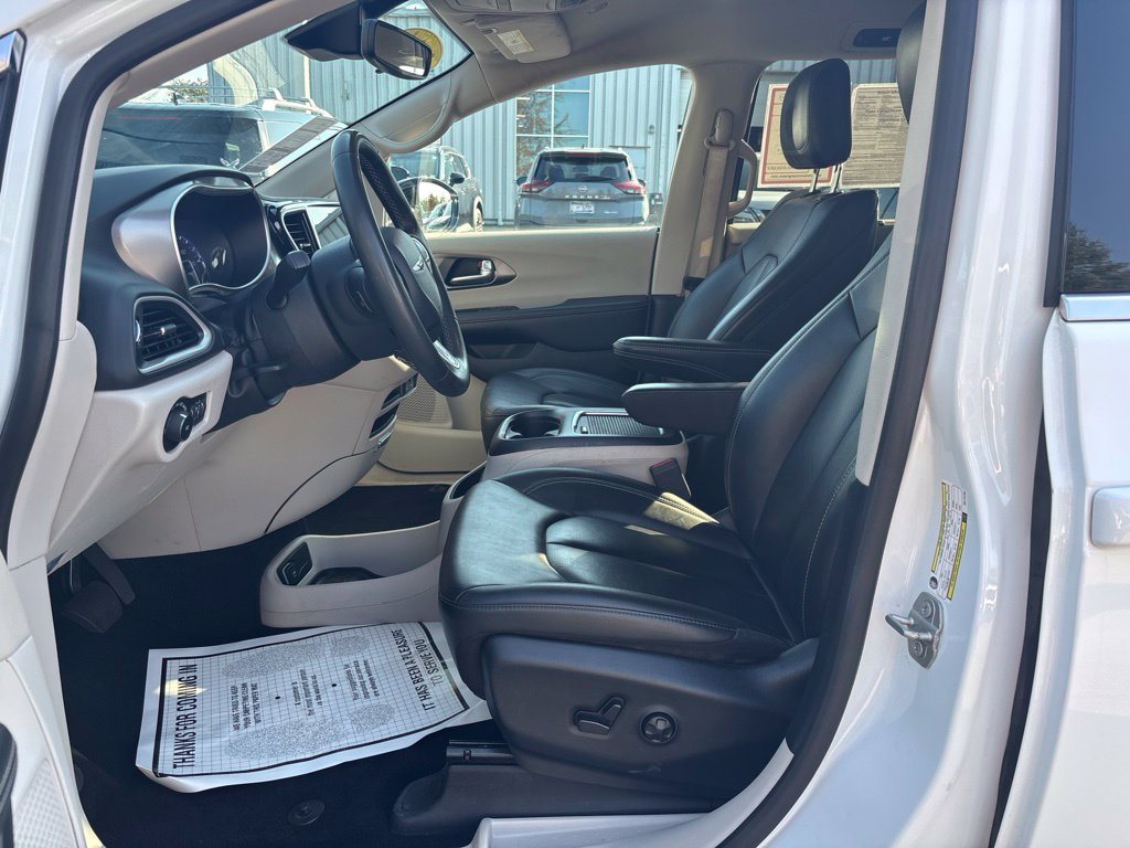 Used 2024 White Chrysler Touring L image 21