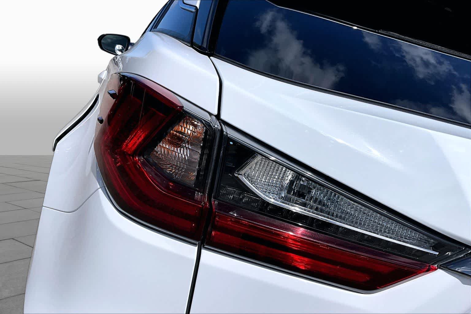 Used 2022 Ultra White Lexus F SPORT Handling image 29