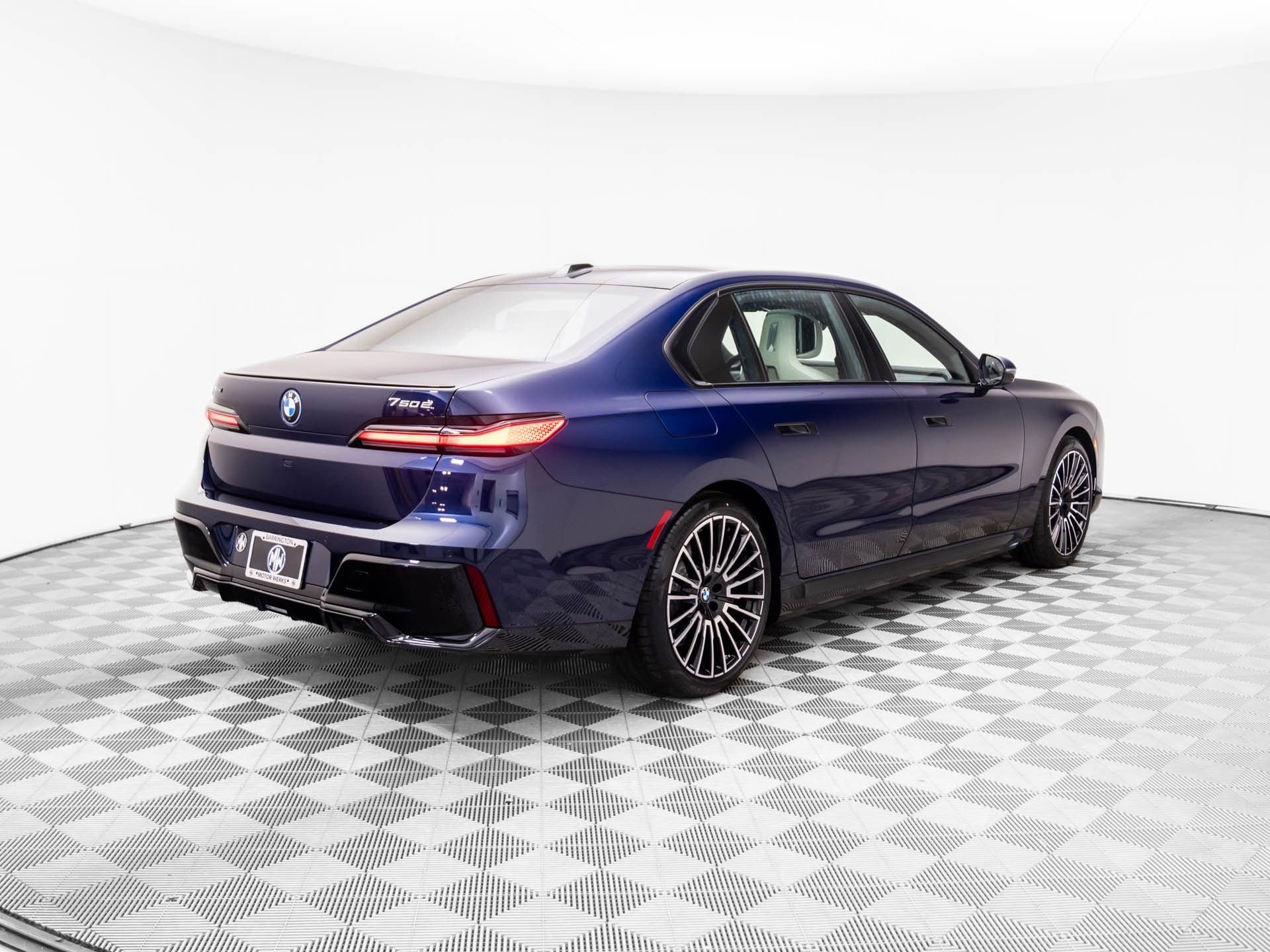 New 2026 Tanzanite Blue II Metallic BMW 750e xDrive image 6