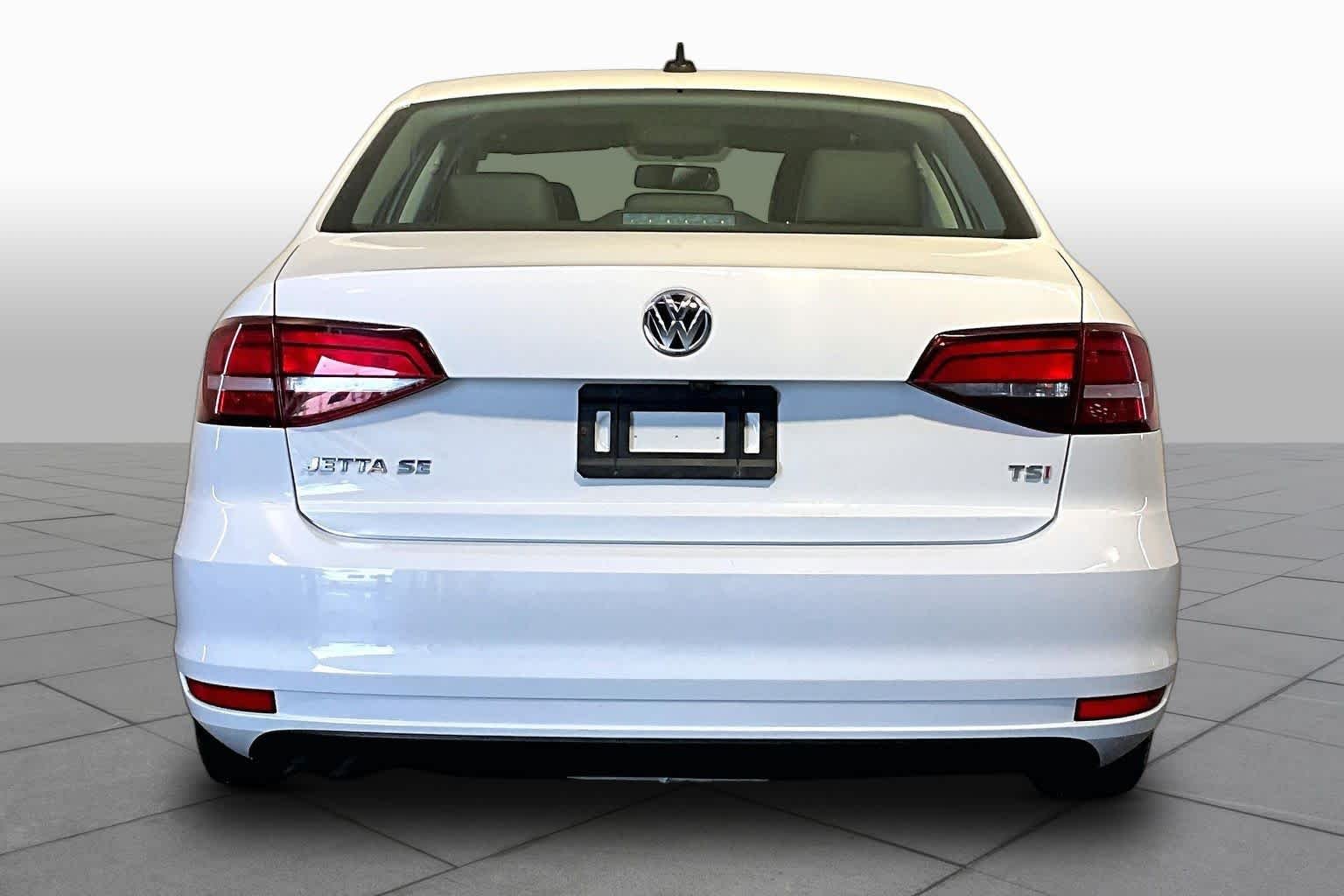 Used 2017 Pure White Volkswagen 1.4T SE image 5