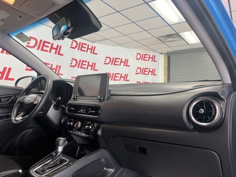 Certified Used 2022 Blue Hyundai SEL image 13