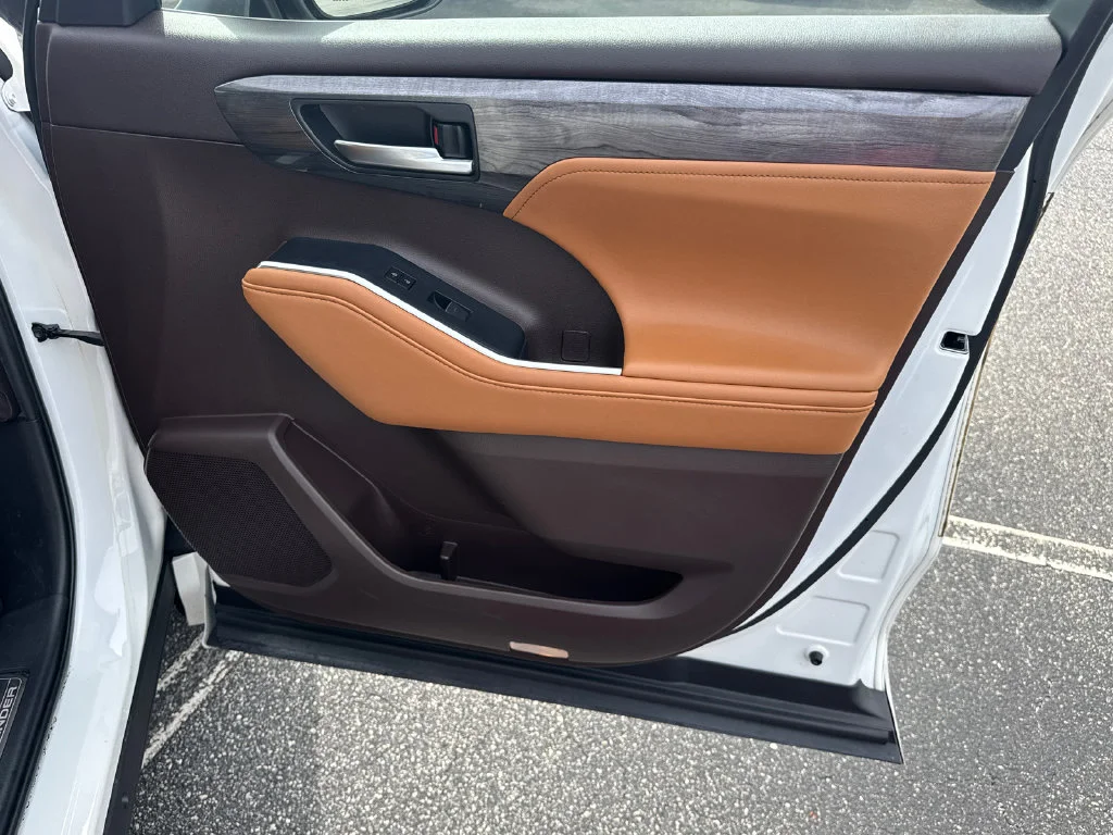 Used 2020 White Toyota Platinum image 14