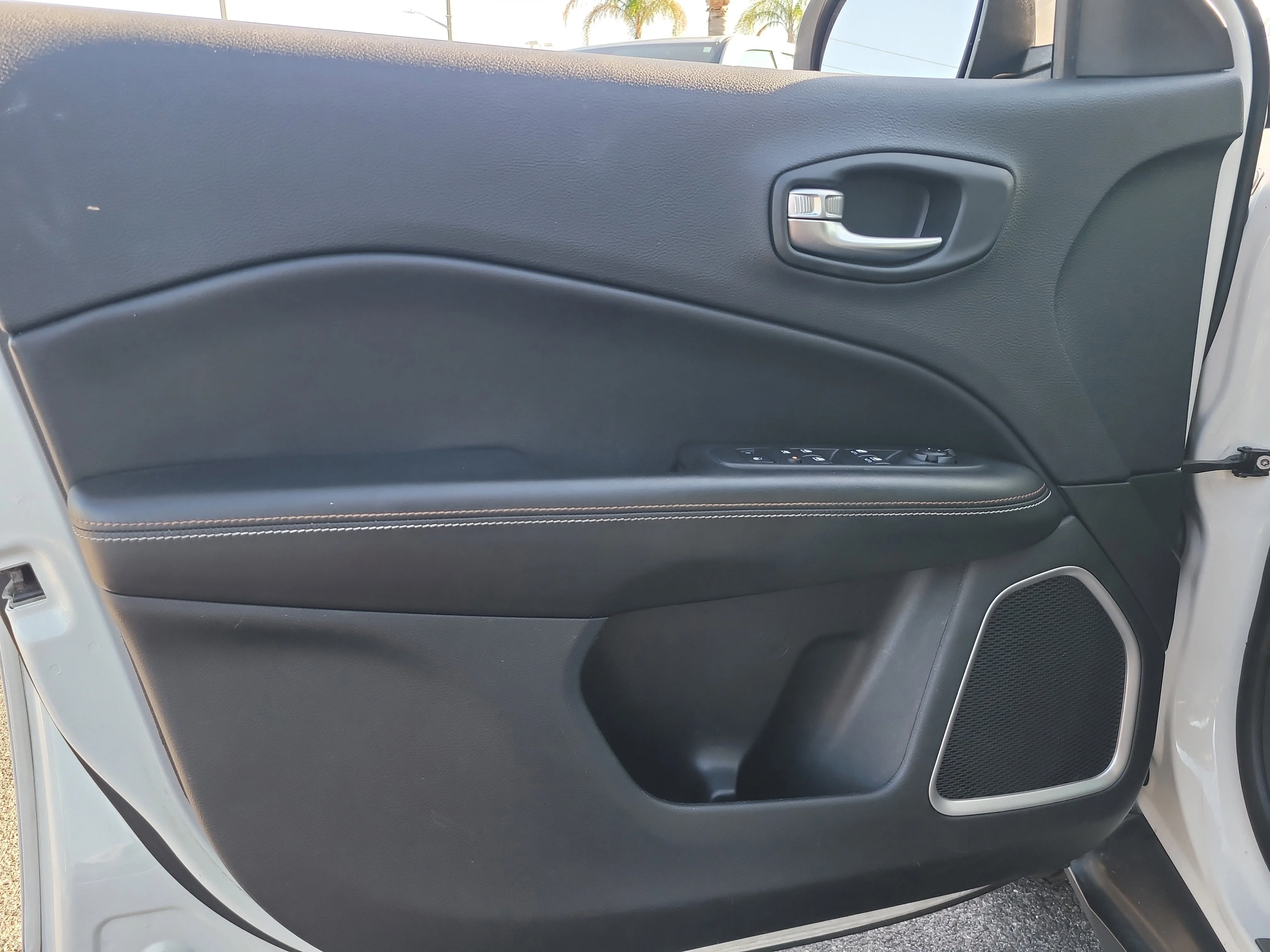Used 2020 White Clearcoat Jeep Latitude image 14