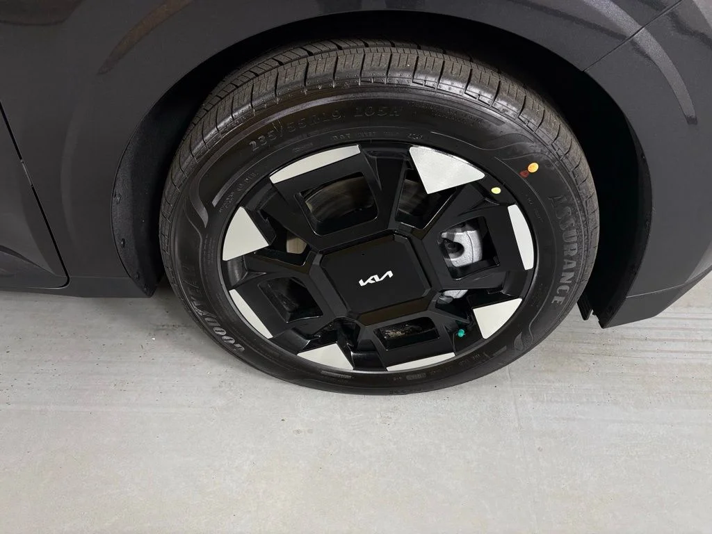 New 2026 Gray Kia EX image 10