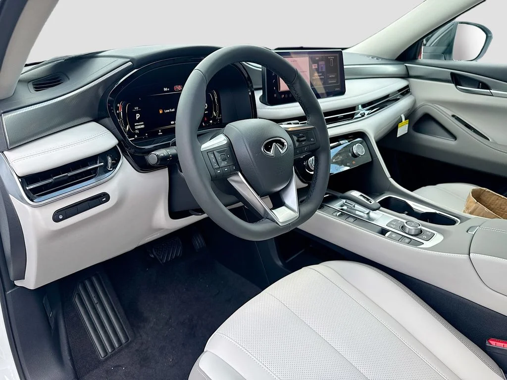 New 2027 RADIANT WHITE INFINITI Pure FWD image 9