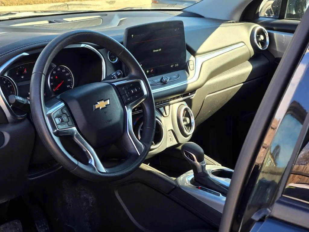 Used 2025 Black Chevrolet LT image 21