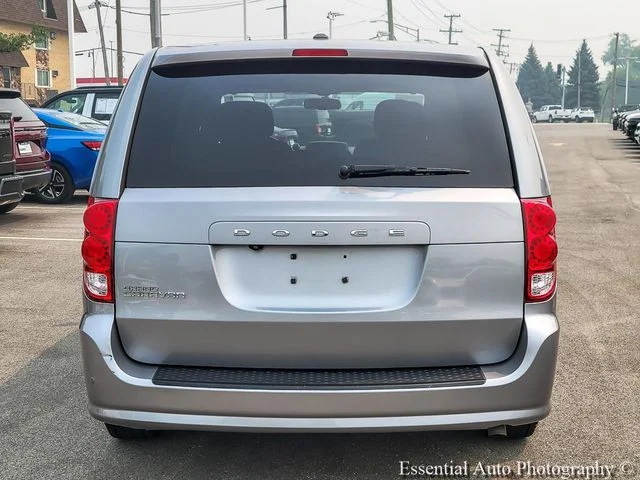 Used 2018 Silver Dodge SE Plus image 5