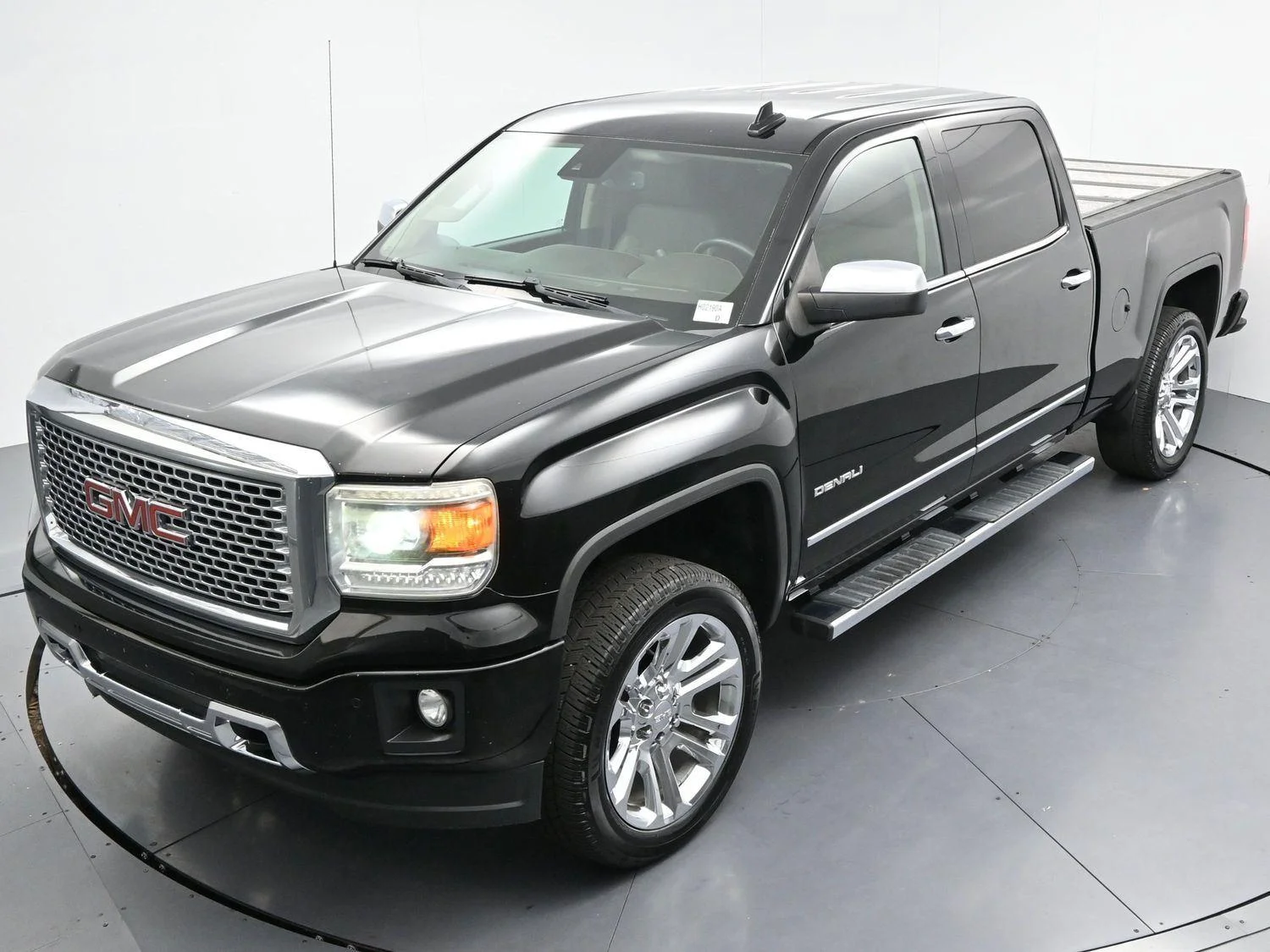 Used 2015 Onyx Black GMC Denali image 37