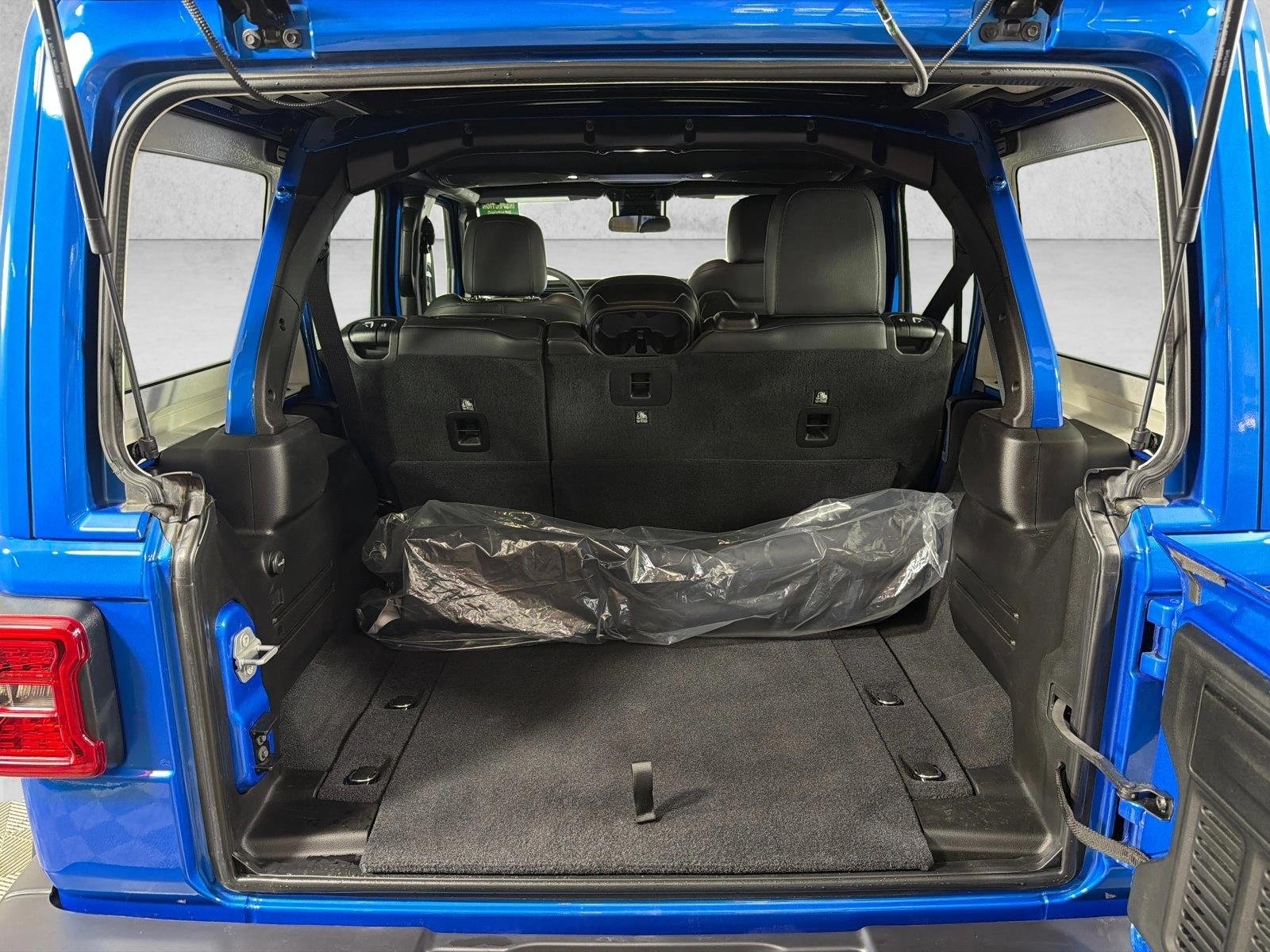 Used 2025 Hydro Blue Pearlcoat Jeep Sahara image 19