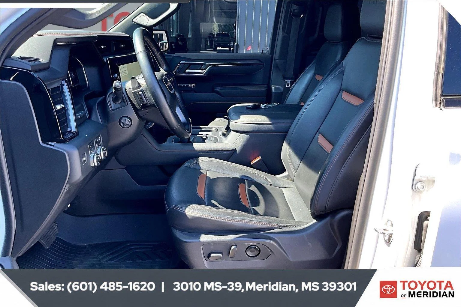 Used 2024 Summit White GMC AT4 image 18