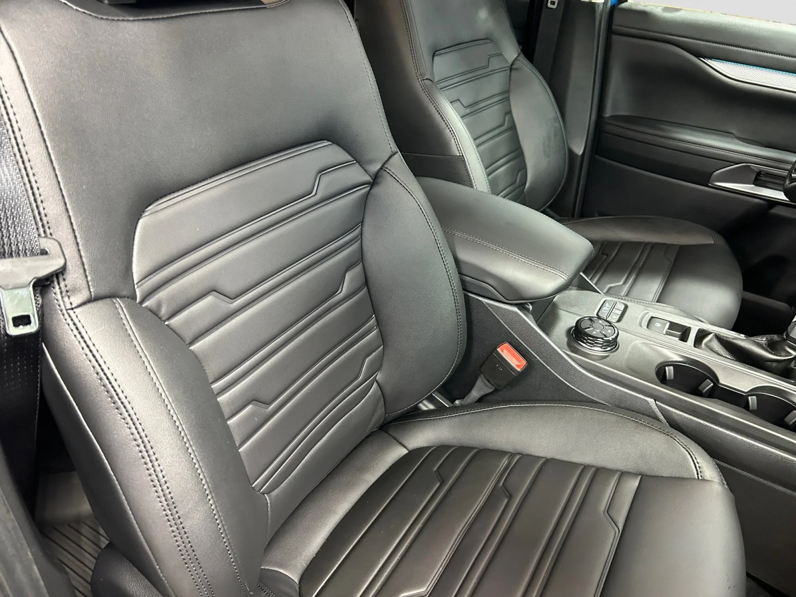New 2026 Velocity Blue Metallic Ford Lariat image 12