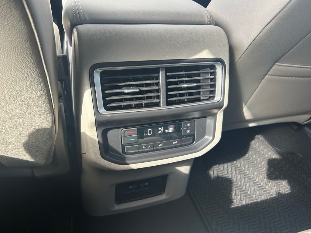New 2026 Silver Volkswagen SE w/Technology image 44