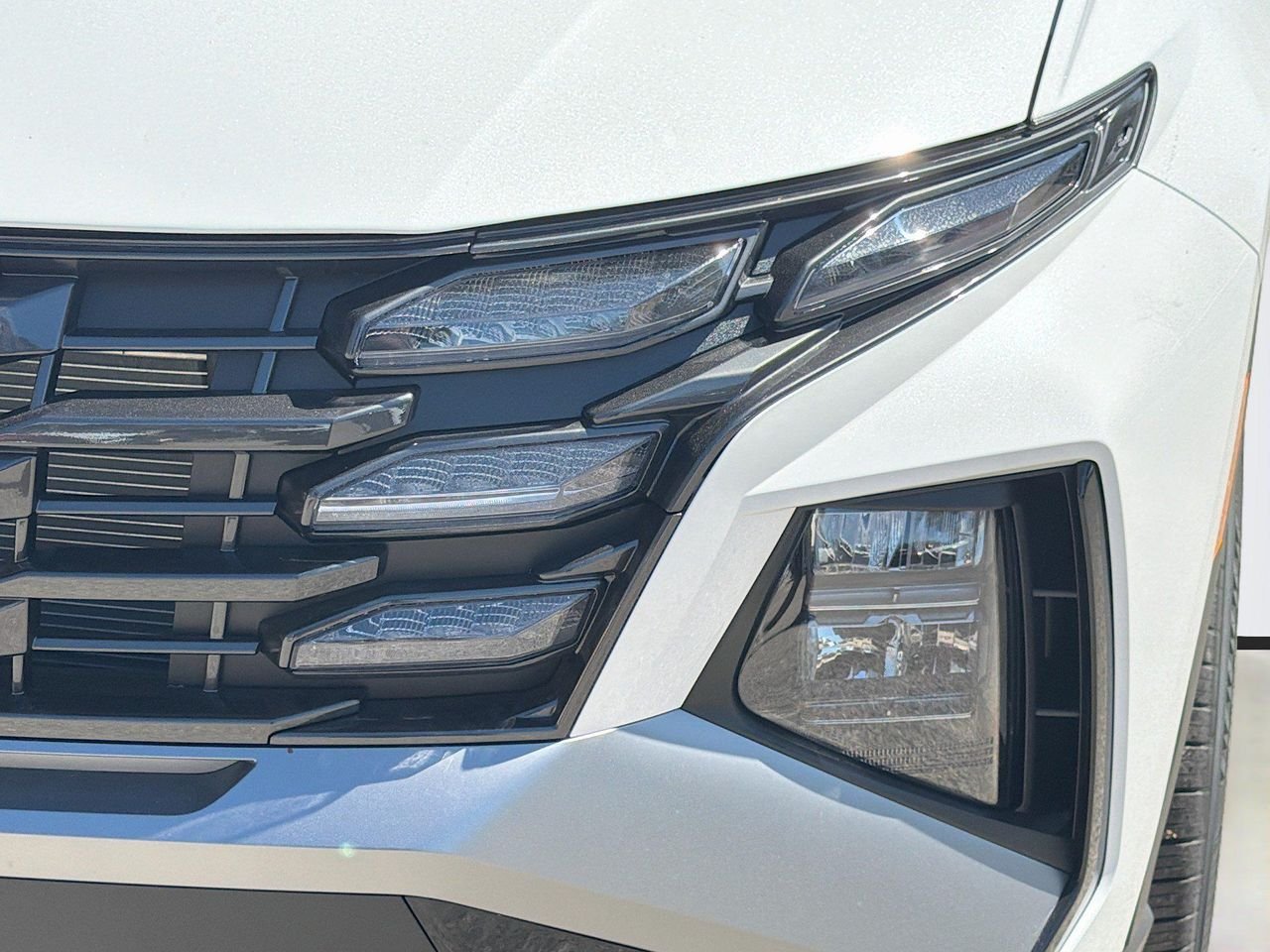 New 2026 Serenity White Pearl Hyundai SEL FWD image 9