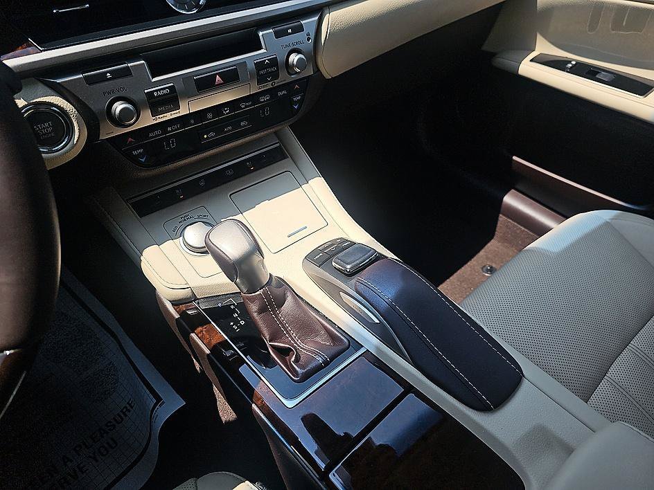Used 2017 Atomic Silver Lexus ES 350 image 23