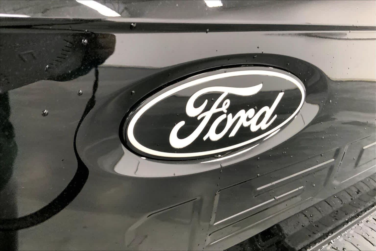 New 2026 Agate Black Metallic Ford XLT image 12