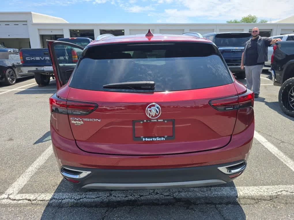Used 2022 Cinnabar Metallic Buick Preferred image 6