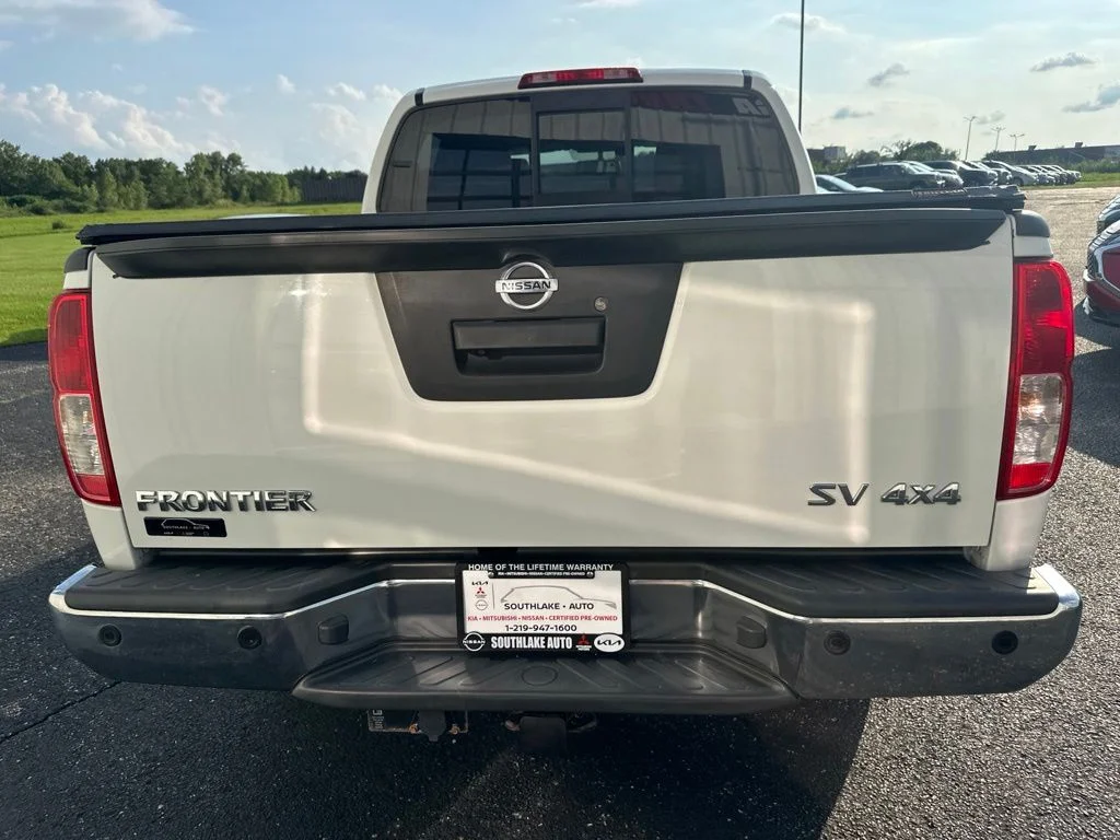 Used 2014 White Nissan SV image 11