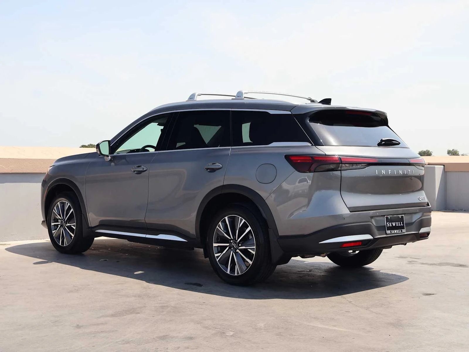 Certified Used 2026 Graphite Shadow INFINITI LUXE image 9