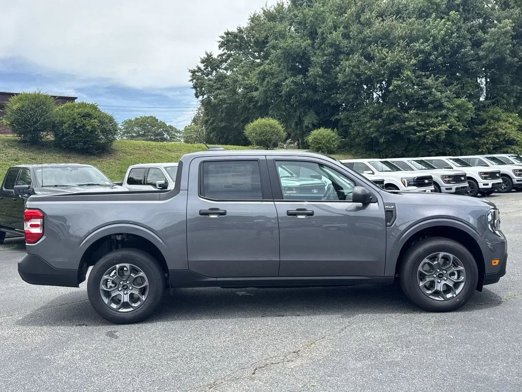 New 2026 Carbonized Gray Metallic Ford XLT image 8