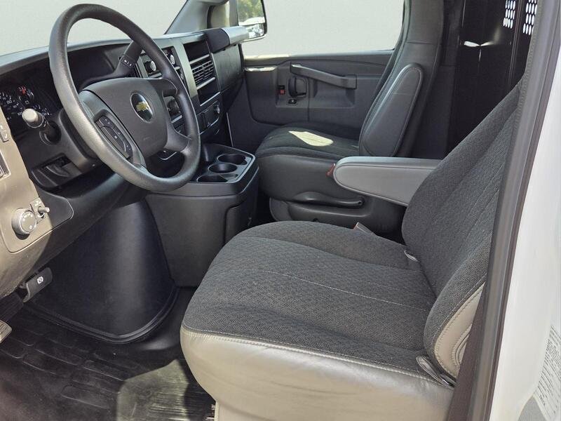 Used 2025 Summit White CHEVROLET RWD 2500 135" image 11