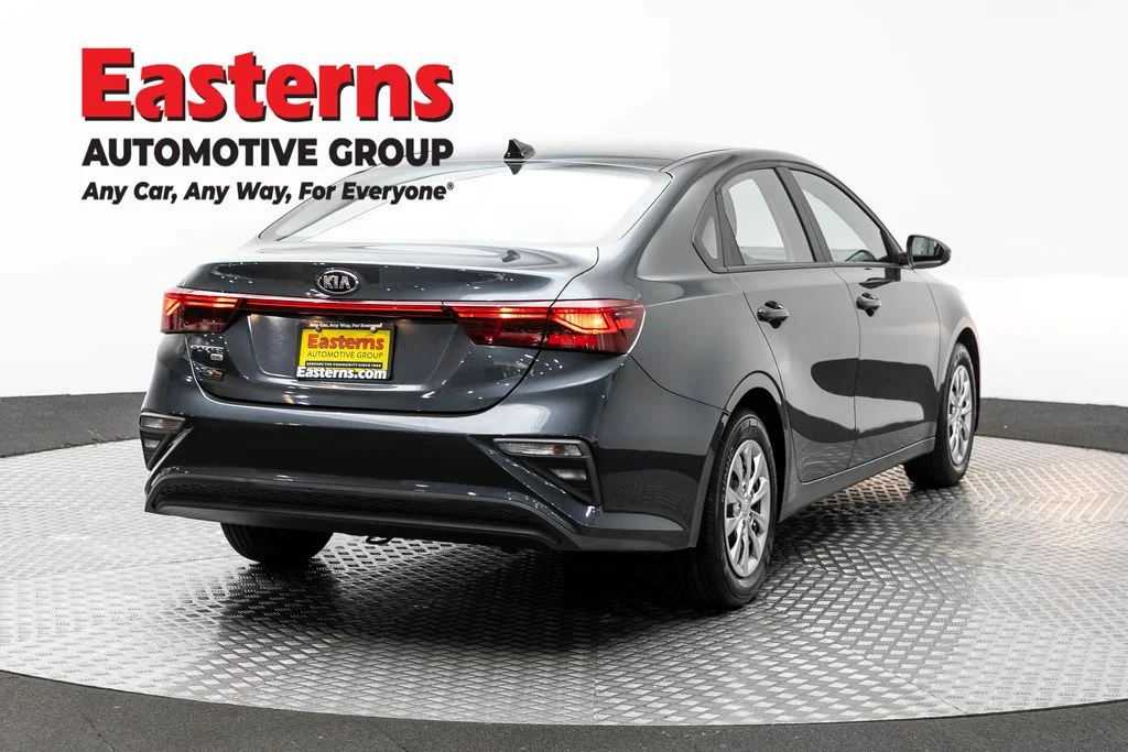 Used 2021 Gray Kia FE image 5