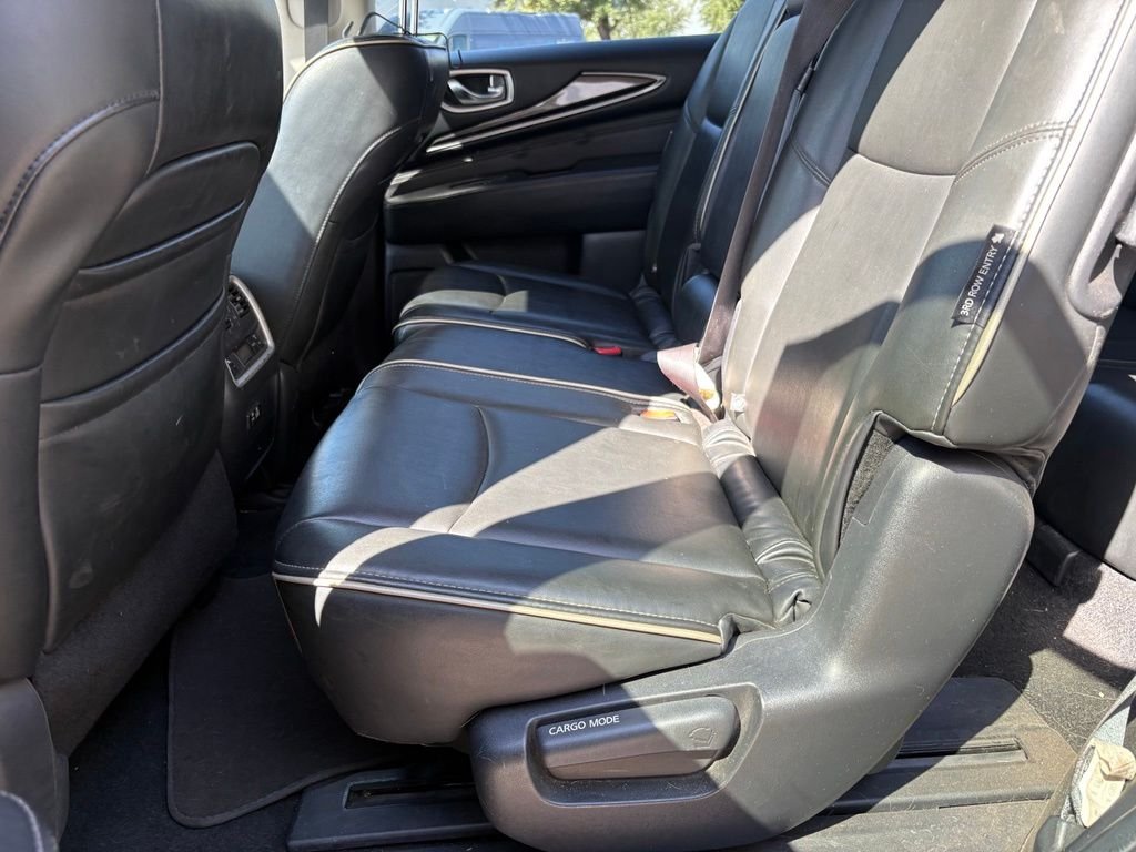 Used 2019 Black INFINITI LUXE image 9