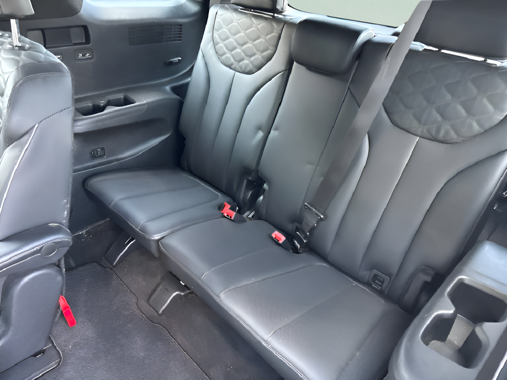 Used 2023 White GMC Denali image 44