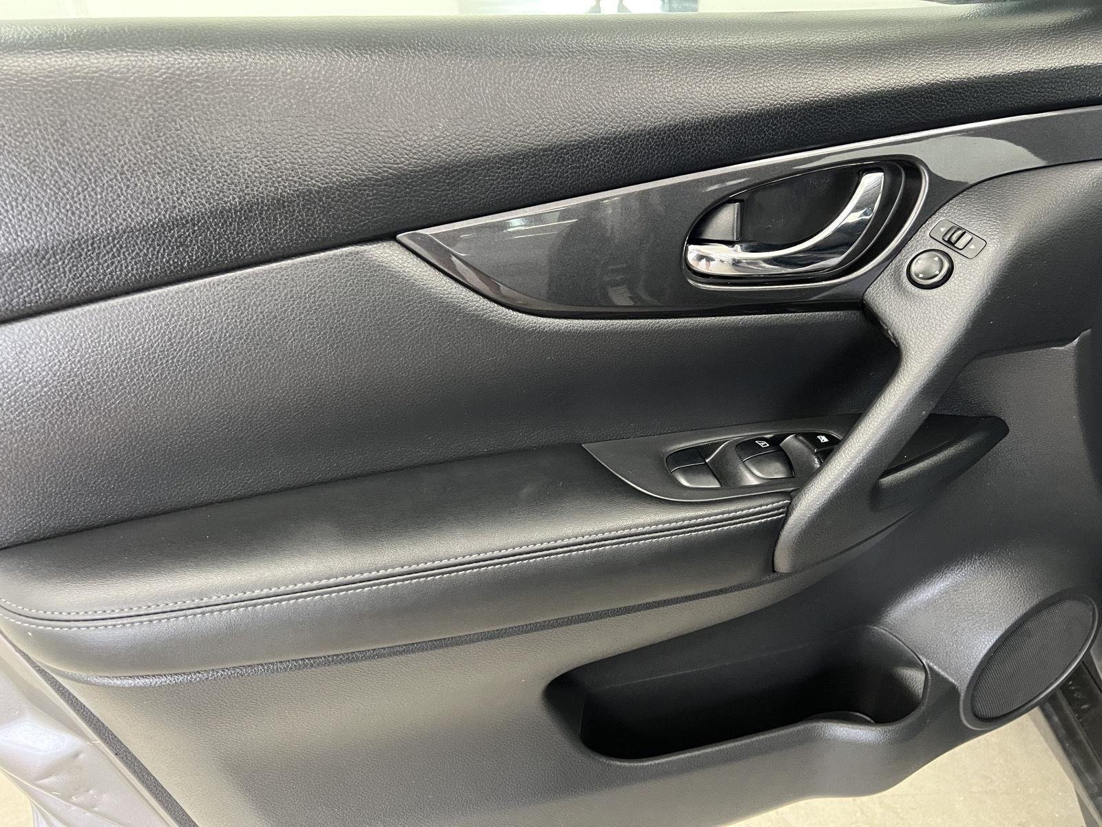 2017 Nissan Rogue S - Photo 13
