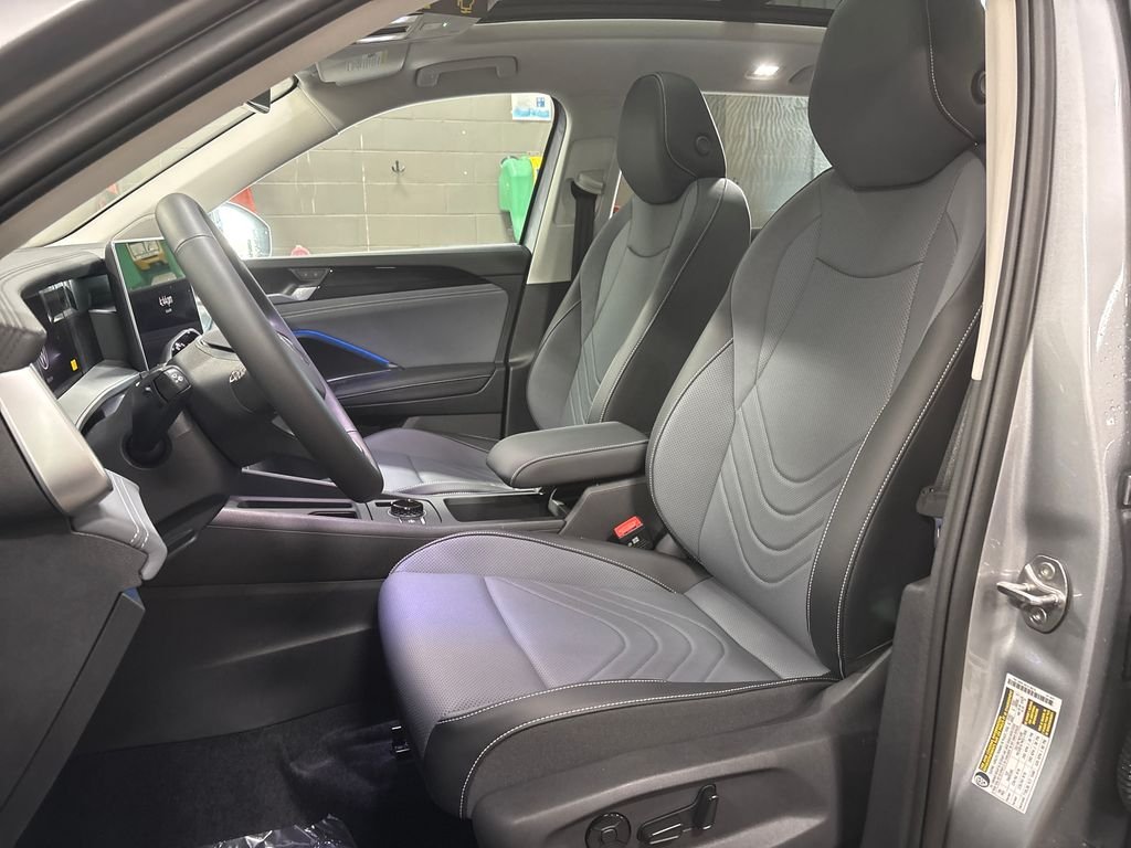 New 2026 Silver Volkswagen 2.0T SE image 10