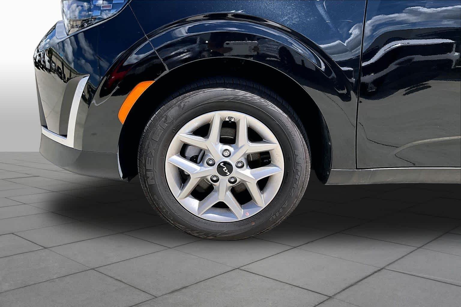 Certified Used 2025 Fusion Black Kia LX image 10