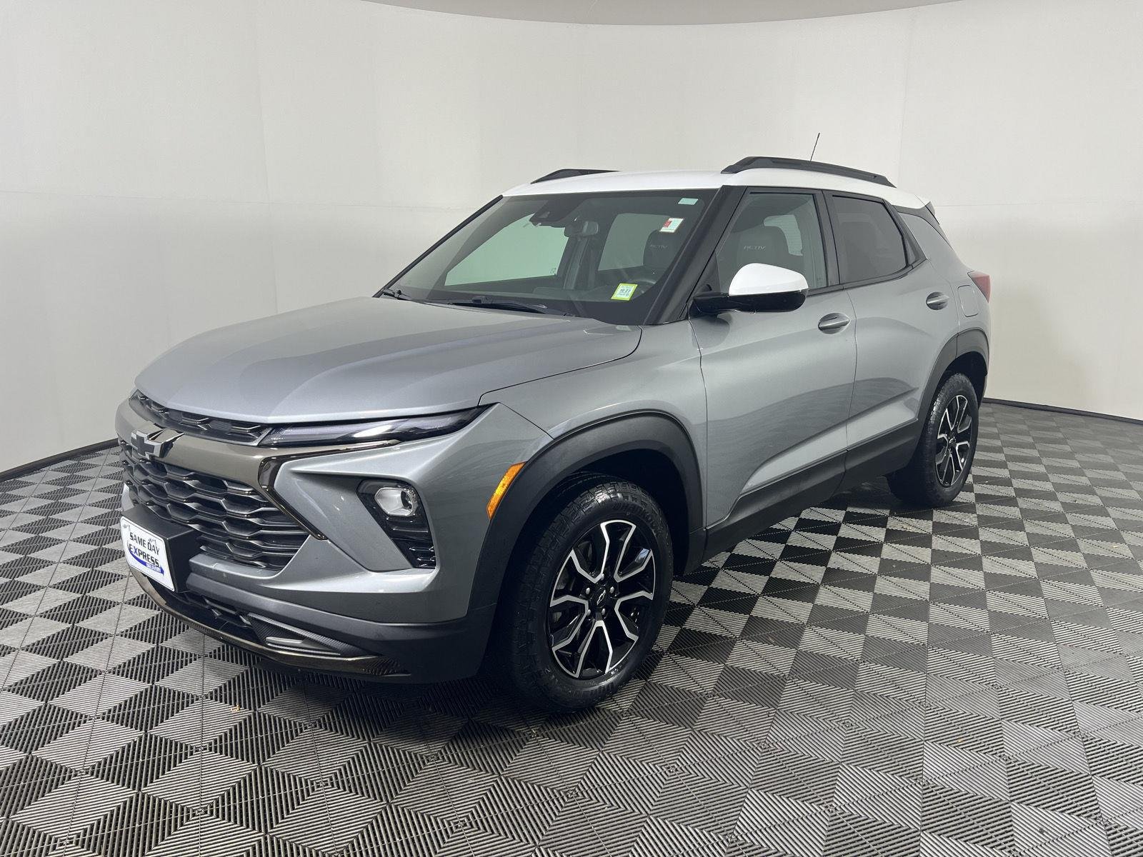 Used 2024 Sterling Gray Metallic Chevrolet ACTIV image 26