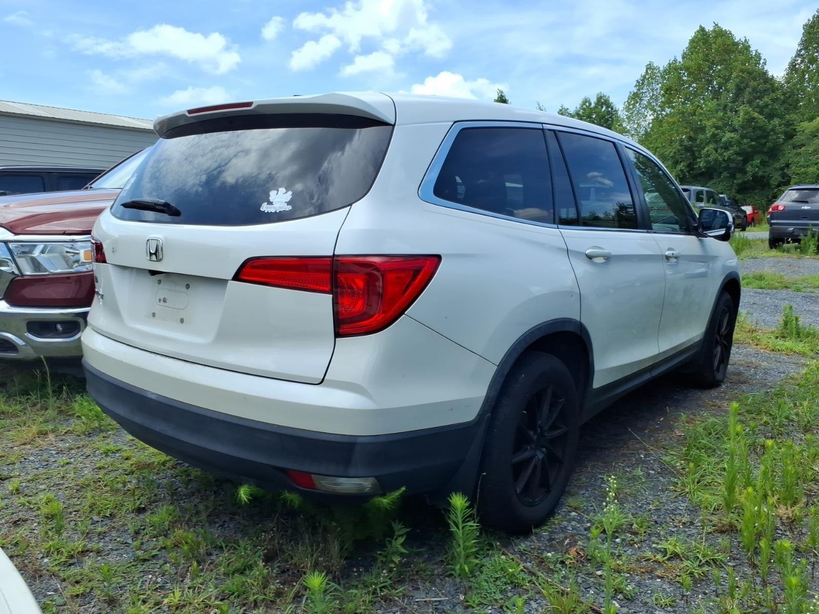 Used 2017 White Diamond Pearl Honda EX-L image 8