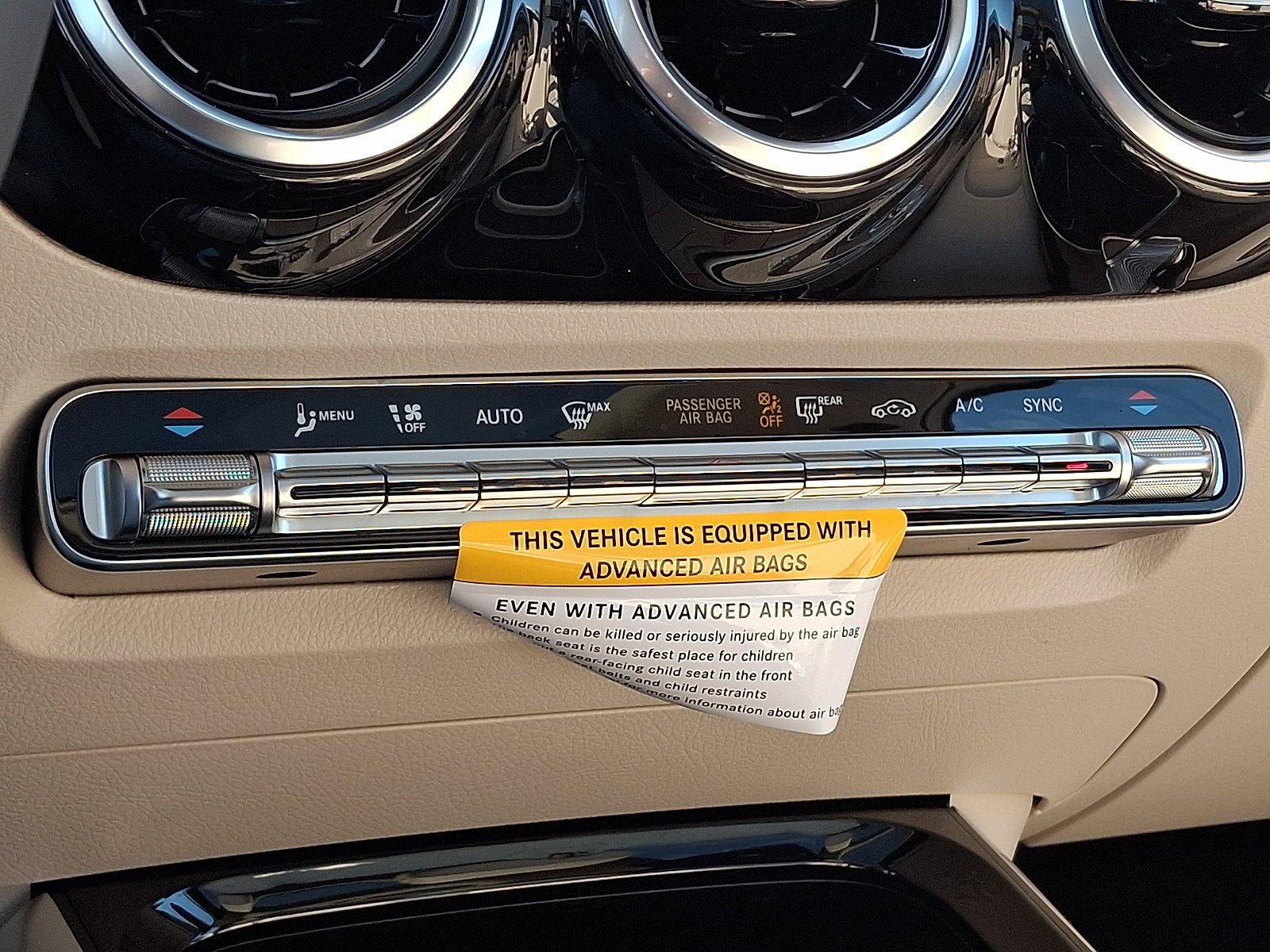 Used 2026 Polar White Mercedes-Benz GLA 250 image 11