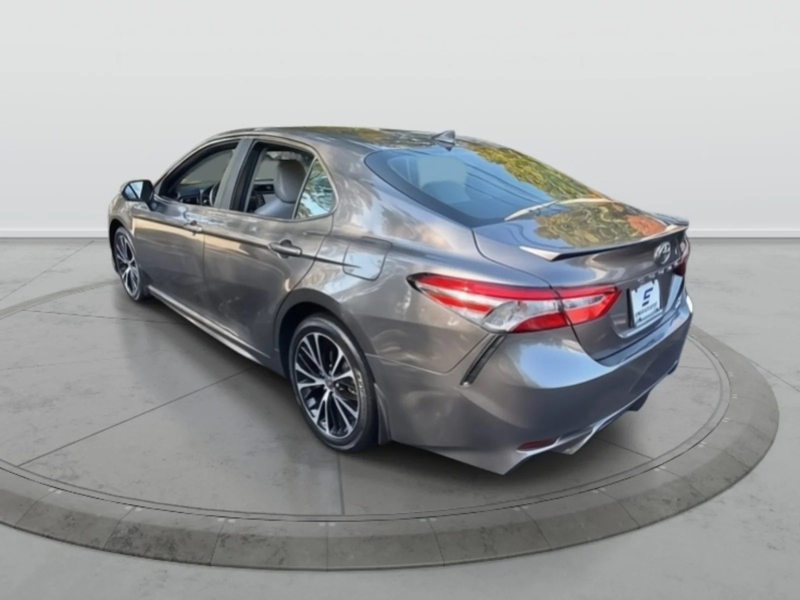 Used 2020 Gray Toyota SE image 5