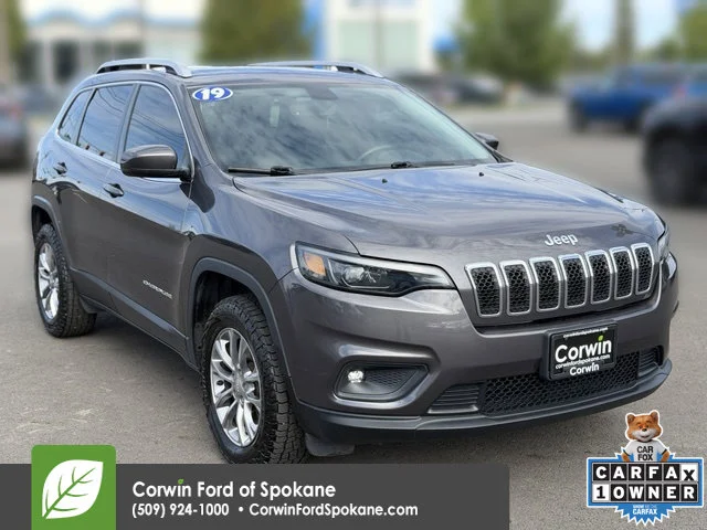Used 2019 Granite Crystal Clearcoat Metallic Jeep Latitude Plus image 1