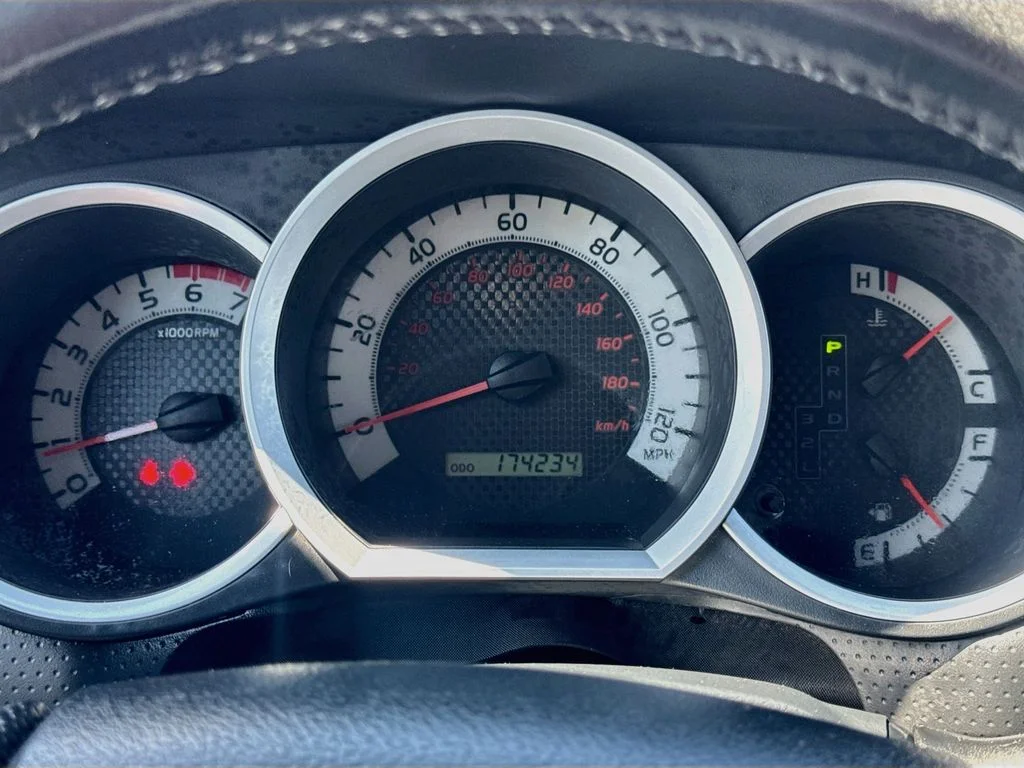 Used 2014 Silver Toyota Base image 14