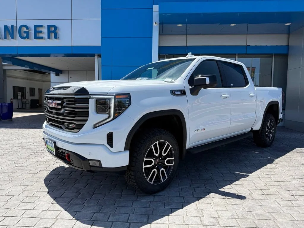 New 2026 Summit White GMC AT4 image 4