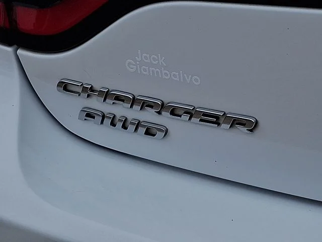 Used 2017 White Dodge SXT image 31