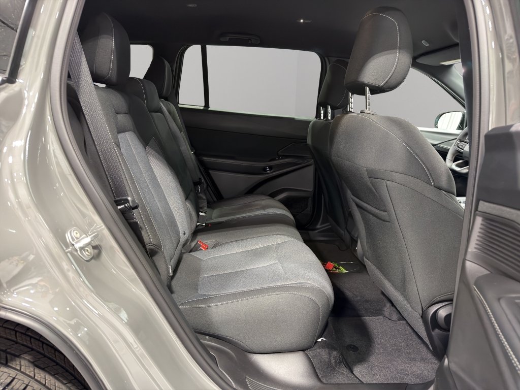 New 2026 Sting-Gray Clear-Coat Exterior Paint Jeep Laredo image 18