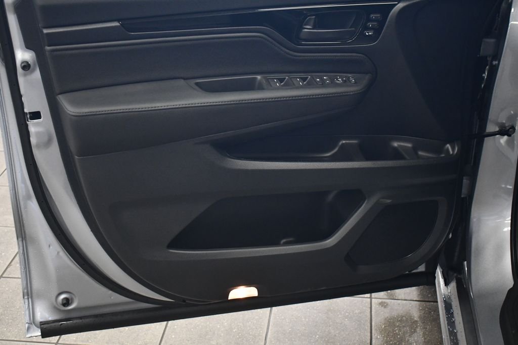 New 2026 Sonic Gray Pearl Honda Touring image 8