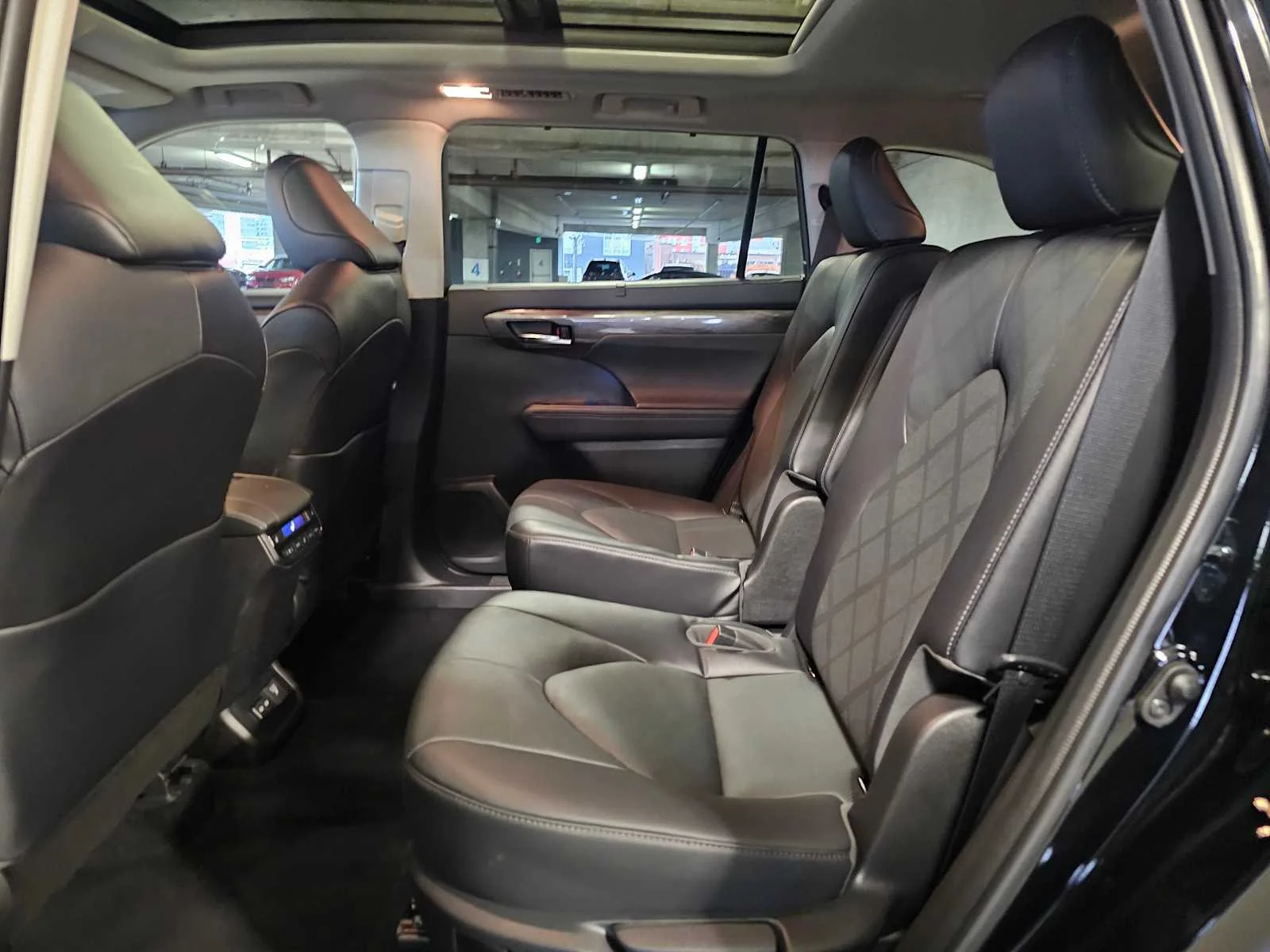 Used 2022 Midnight Black Metallic Toyota Hybrid Platinum image 28