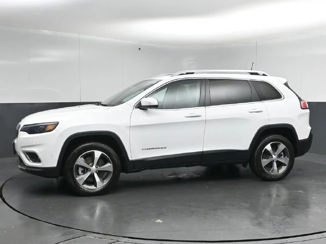Used 2021 Bright White Clearcoat Jeep Limited image 4