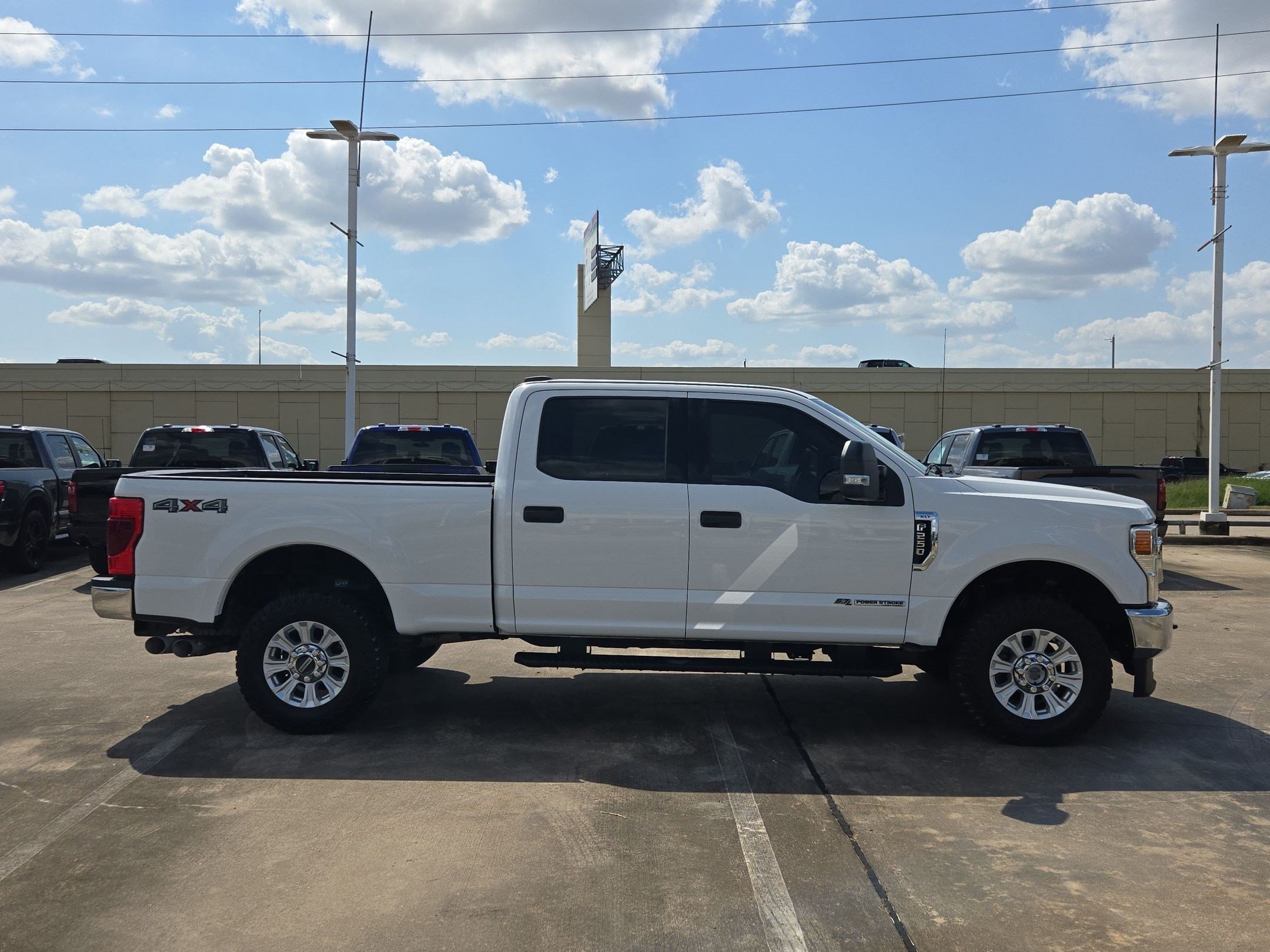 Used 2021 Blue Ford XLT image 2
