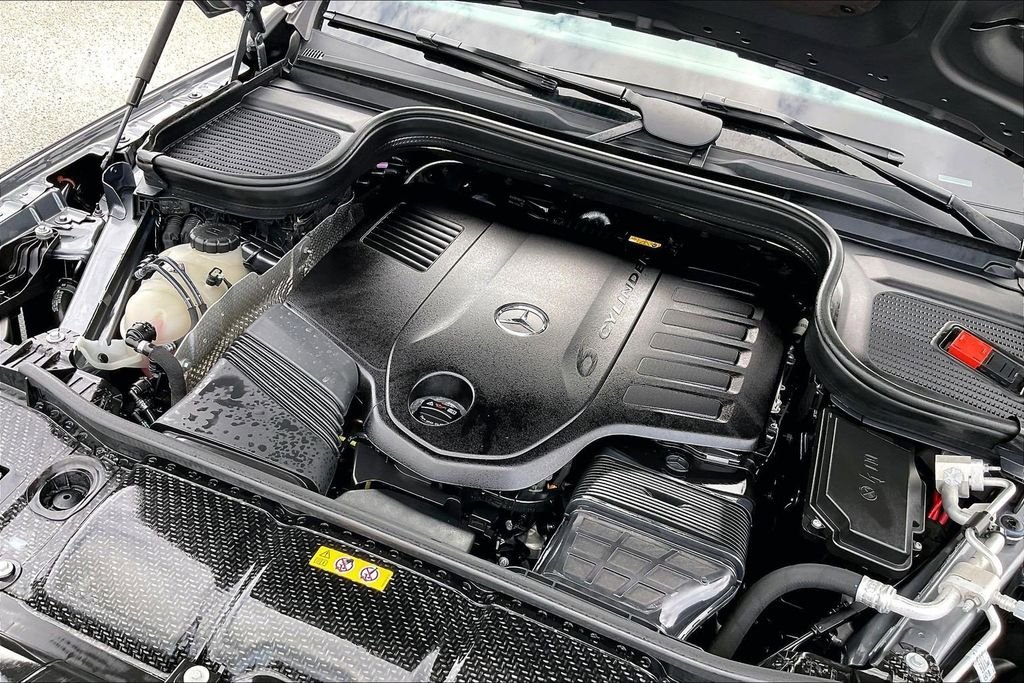 Used 2025 Gray Mercedes-Benz GLE 450 image 31