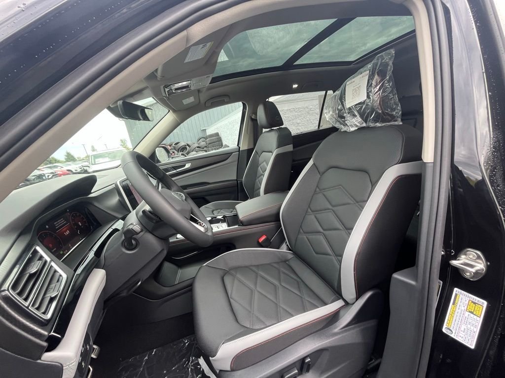 New 2026 Black Volkswagen 2.0T Peak Edition image 10