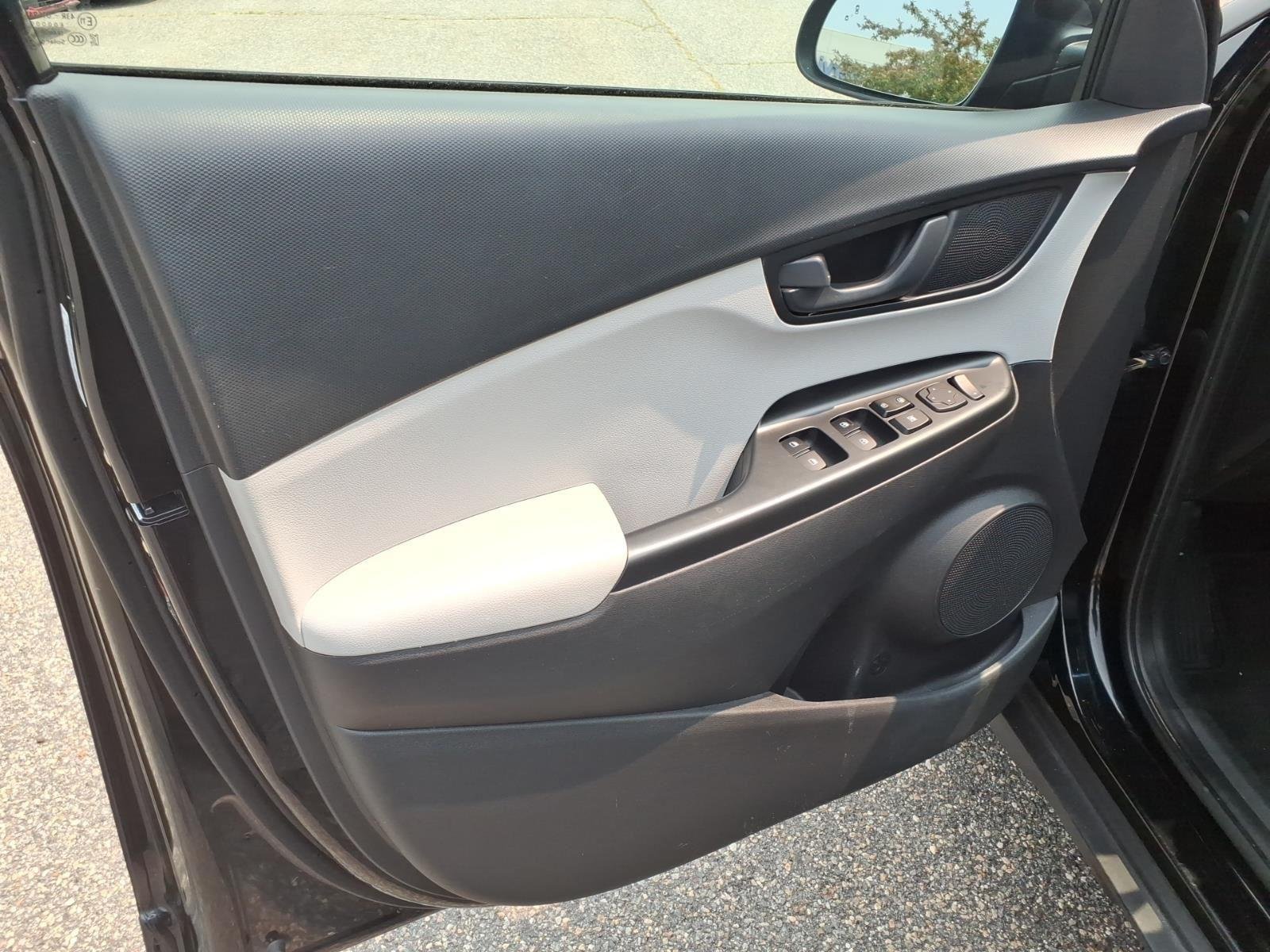 2023 Hyundai Kona SEL - Photo 24