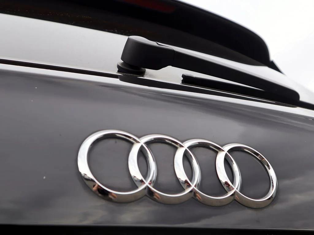Used 2020 Mythos Black Metallic Audi Premium Plus image 28