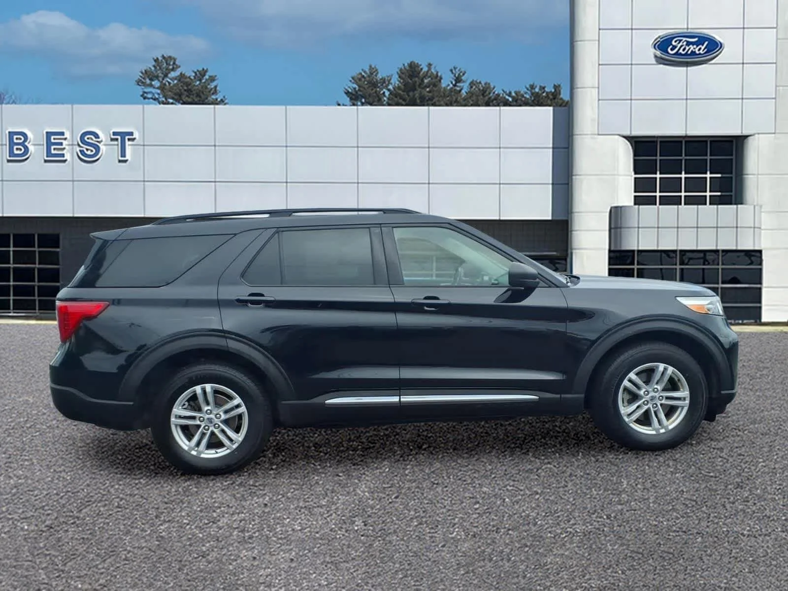Used 2020 Agate Black Metallic Ford XLT image 10